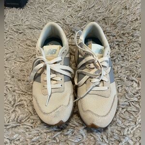 New Balance 237v1 peach & blue sneaker